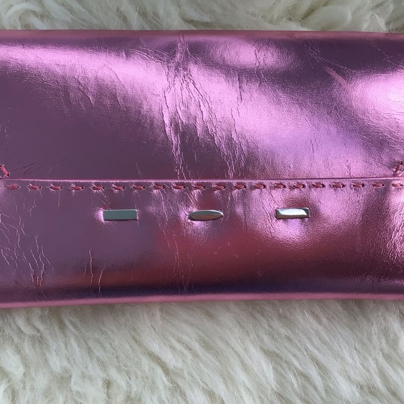 Fascinating Hot Pink Metallic Leather Clutch by VBH Manila First Edition - WOW - Picture 9 of 12
